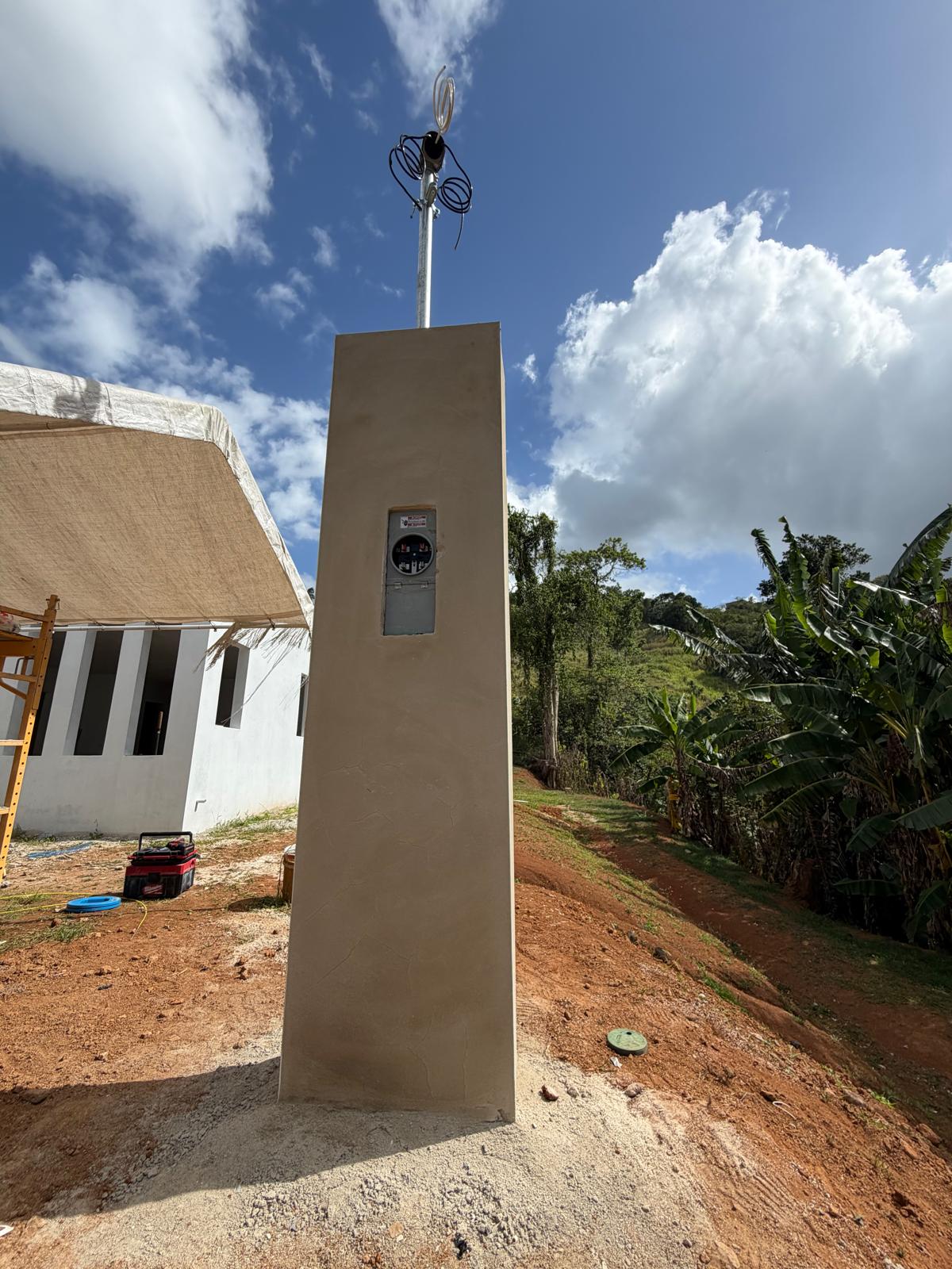 Pedestal para acometida eléctrica